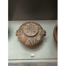 Early Cycladic ceramic pyxis with cross design